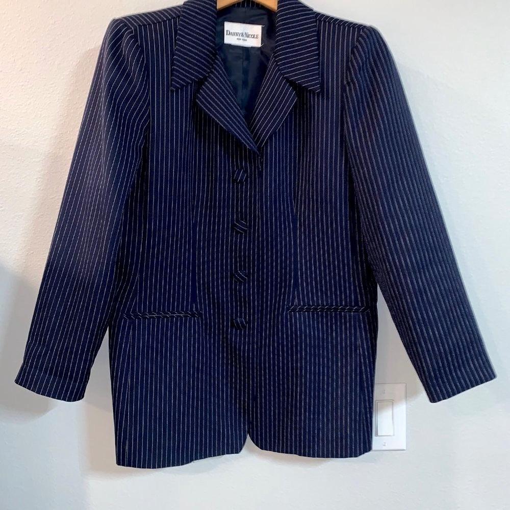 Danny + Nicole navy pinstripe blazer L